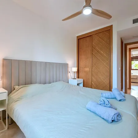 Costalita Amplio Junto A La Playa *